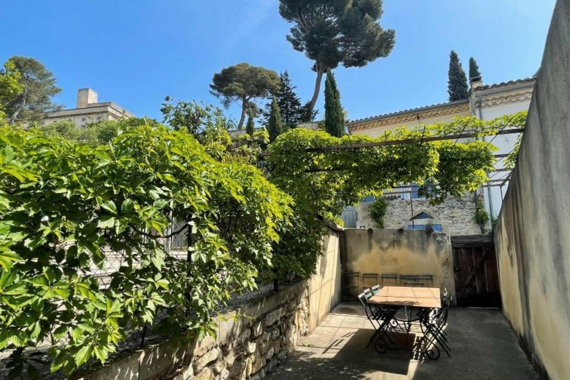 Maison Cosy Lodge 15 P Clim Wifi Cour Garage Montfrin Esterno foto