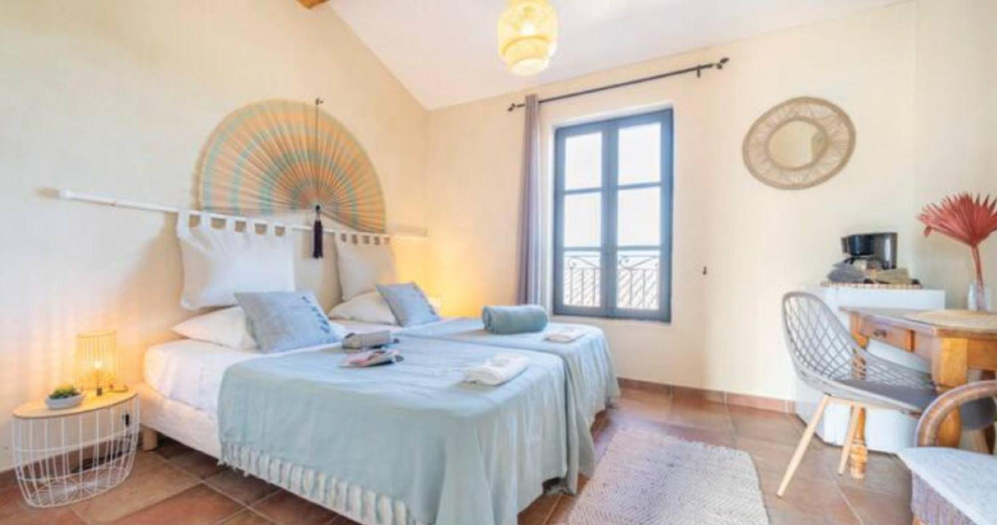 Maison Cosy Lodge 15 P Clim Wifi Cour Garage Montfrin Esterno foto